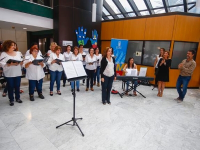 Coro femenino de Educación Musical en el hospital Insular 1