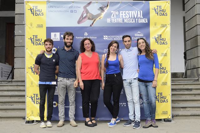 Aprovechar Regaño Confundir El Festival TEMUDAS presenta 'Salvando la sal', obra canaria que reflexiona  sobre las contradicciones del 'primer mundo' y los medios de comunicación