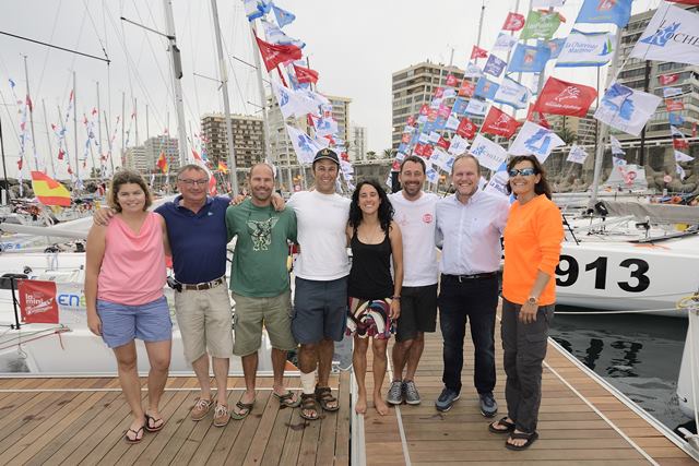 El Concejal Ciudad de Mar con regatistas españoles y miembros de la organización