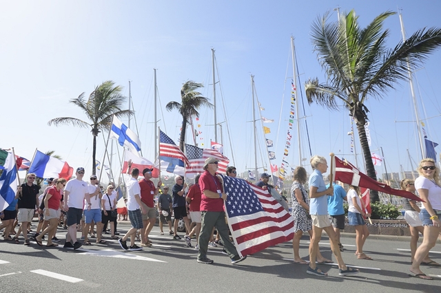 Desfile e izado banderas regata ARC 3