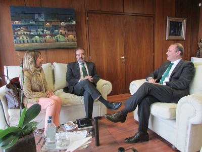Hidalgo mantiene una reunión de trabajo con el rector de la ULPGC, Rafael Robaina 3