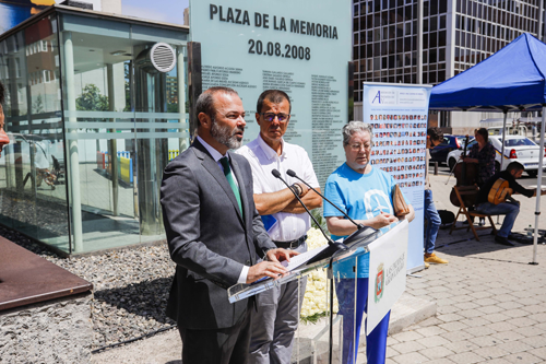 Las Palmas de Gran Canaria rinde homenaje a las 154 víctimas del accidente del vuelo JK5022 en el décimo aniversario