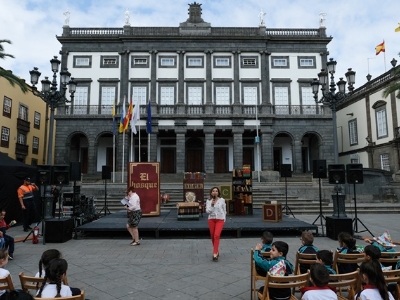El Ayuntamiento propone a 1.000 escolares asistir a una obra de teatro para celebrar el final del curso