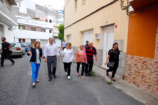 El alcalde analiza con vecinos de Pedro Hidalgo las actuaciones más urgentes en vías y servicios para mejorar el barrio 3