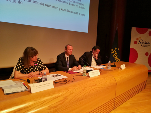 El alcalde de Las Palmas de Gran Canaria, Augusto Hidalgo, durante la clausura, en el Auditorio Alfredo Kraus, la Asamblea Anual Spain Convention Bureau (SCB)