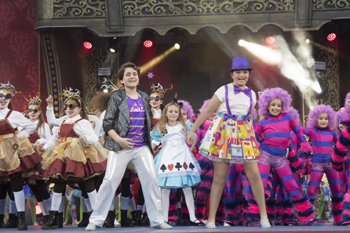 Once niñas y un niño concursarán por el trono infantil y ocho mujeres por el de Gran Dama del Carnaval de <<Una noche en Río>>