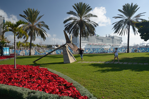 El nuevo Mein Schiff 2 abre las escalas de cruceros en Las Palmas de Gran Canaria, en el primer fin de semana de Carnaval