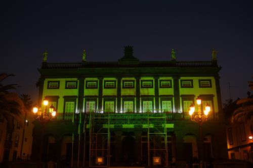 El Ayuntamiento ilumina de verde las Casas Consistoriales para conmemorar el Día Mundial contra el Cáncer