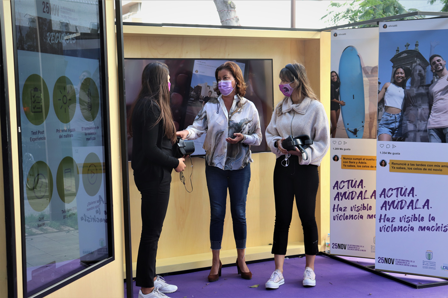 La Concejalía de Igualdad instala un stand interactivo de realidad virtual para sensibilizar a la ciudadanía contra la violencia de género