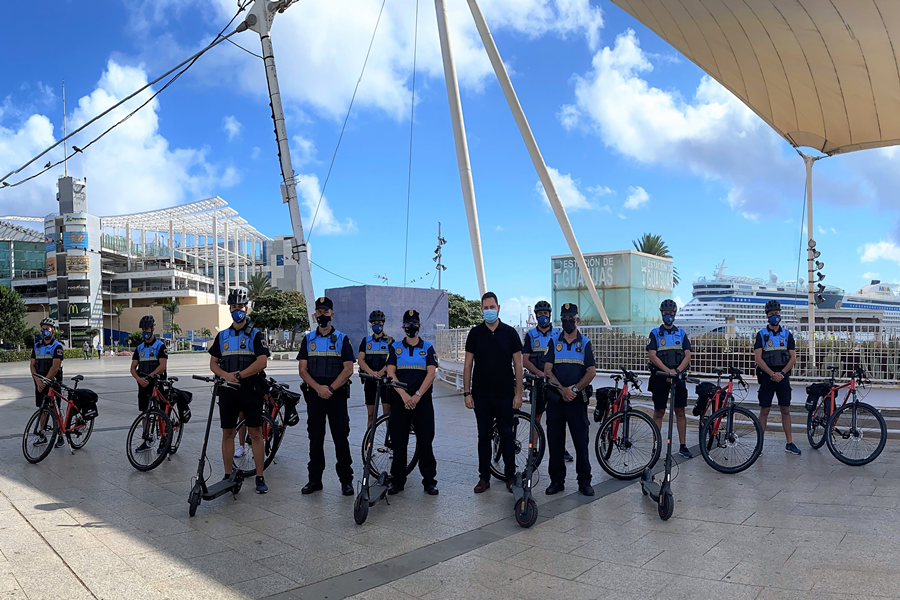El Ayuntamiento incorpora 12 nuevas bicicletas y 4 patinetas eléctricas para mejorar las prestaciones de la Policía Local