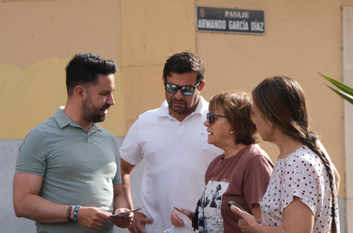 El Ayuntamiento inicia la campaña informativa sobre el contenedor marrón en el barrio de Los Tarahales