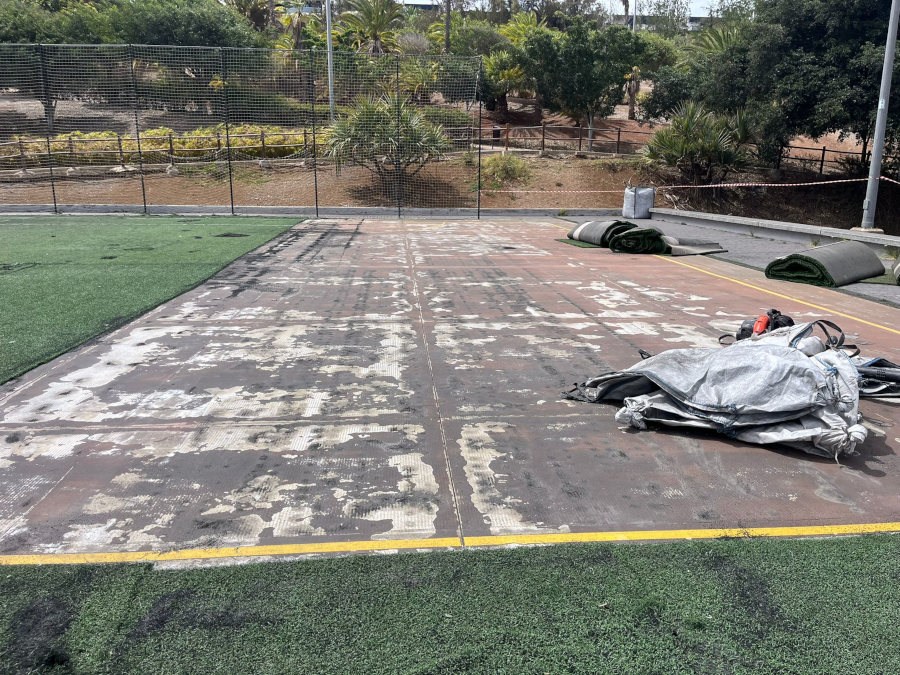 El Ayuntamiento sustituirá el césped artificial de los campos de fútbol de Juan Pablo II y Antonio Rojas