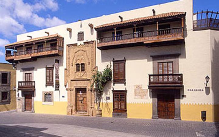 Fachada de la Casa de Colón