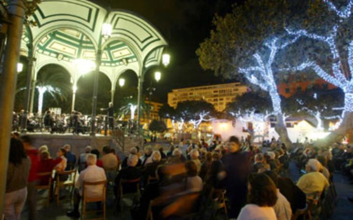 Marquesina de San Telmo de noche