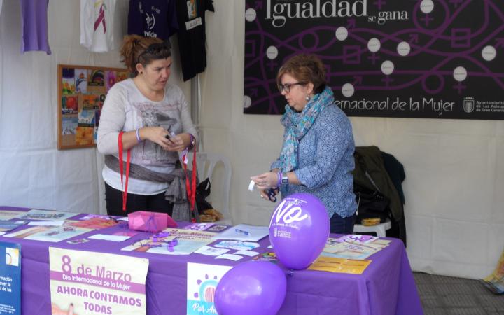 Stand informativo de la Casa Municipal de la Mujer en en Encuentro organizado por la Consejería de Igualdad del Cabildo de Gran Canaria