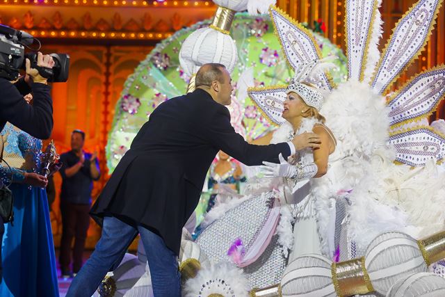 El Alcalde felicita a la Gran Dama 2016