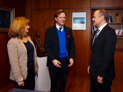 Tilman Kuttenkeuler con el Alcalde y Concejala