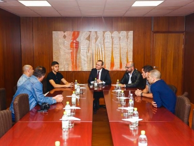 El Alcalde recibe al púgil de La Isleta Jerobe Santana 3