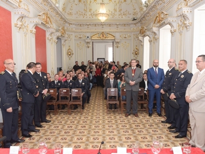 Honores y Distinciones al cuerpo de Bomberos 5