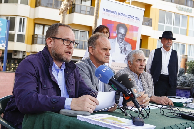 Placa Homenaje a Pedro Lezcano - Las Canteras 4