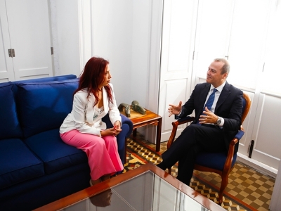 El Alcalde y Patricia Hernández 4