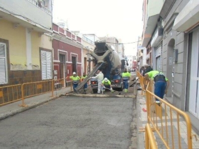 Canalización de saneamiento en la zona alta de La Isleta  3