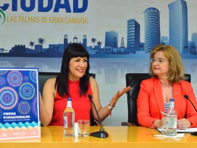 Yanely Hernández junto a Encarna Galván