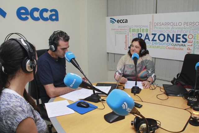 Diana Olga Mújica Concejal de Igualdad del Ayto LPGC ante los micrófonos de Radio Ecca