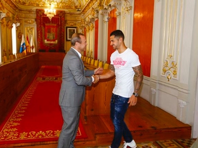 Felicitaciones al grancanario Víctor Machín Vitolo 1