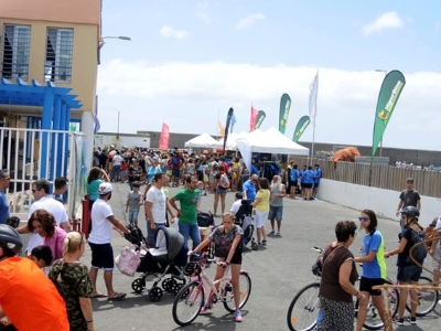 Ambiente del Público en San Cristóbal Día Mundial Océanos