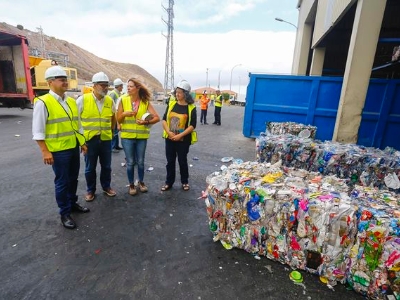 Reciclar y evitar la mezcla de residuos en la ciudad 2