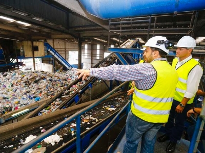 Reciclar y evitar la mezcla de residuos en la ciudad 6