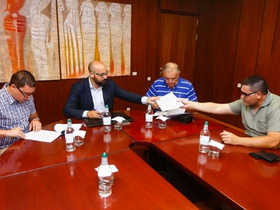 El concejal de Deportes, Aridany Romero, suscribe convenios con las federaciones de lucha canaria, vela latina y lucha del garrote 3