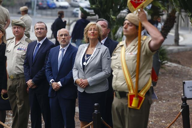 Momento del homenaje a los héroes que defendieron la ciudad de la invasión ocurrida en 1599