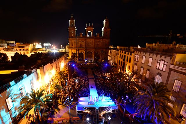 La plaza de Santa Ana durante la representación del Don Juan Tenorio en 2015