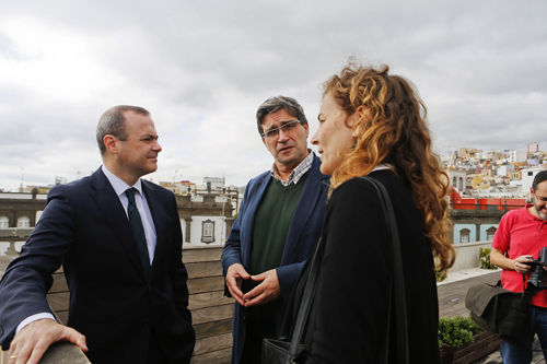 El Ayuntamiento, el Gobierno de Canarias y el Cabildo ponen las bases para iniciar el proceso de urbanización de la Carretera del Centro