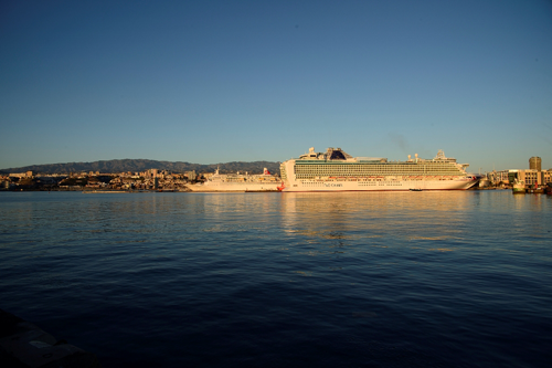 vista de cruceros en el puerto de Las Palmas de Gran Canaria
