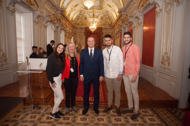El Alcalde con estudiantes del grado de Protocolo de la Universidad Internacional de Canarias
