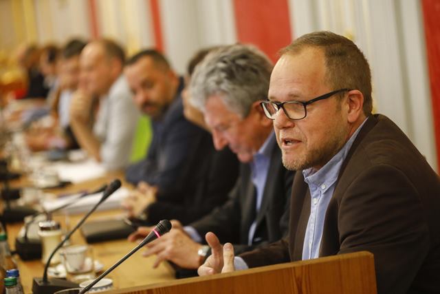 Intervención en el pleno, asunto Metroguagua