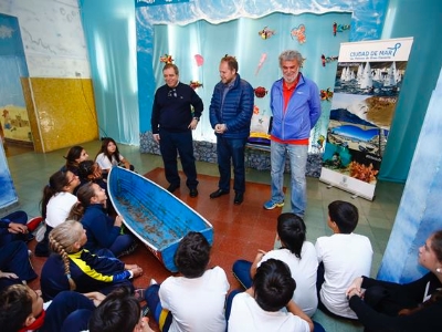 Ciudad de Mar  taller de jolateros  en el CEIP Guanarteme