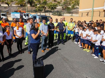 Muestra de los medios que se utilizan en la Limpieza a 150 escolares de Cruz de Piedra 3