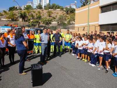 Muestra de los medios que se utilizan en la Limpieza a 150 escolares de Cruz de Piedra 4