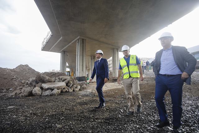 La pasarela de La Cícer enfila su recta final 2