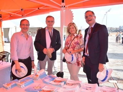 VI Feria de la Salud en la Piel en Las Canteras
