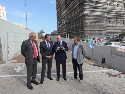 El Paseo Blas Cabrera Felipe se renueva con la MetroGuagua 2