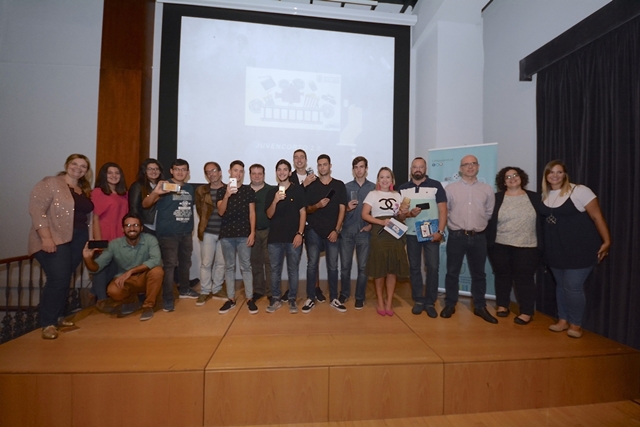 Certamen de cortos con móvil