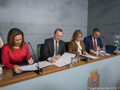 Firma de convenio televisivo del Carnaval 2018 entre la TVCA y Atresmedia 3