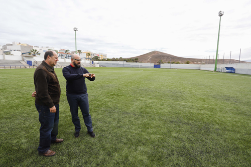 El concejal de Nuevas Tecnologías y Deportes, Aridany Romero, durante la visita.