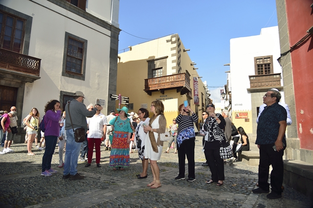 Turistas en Vegueta