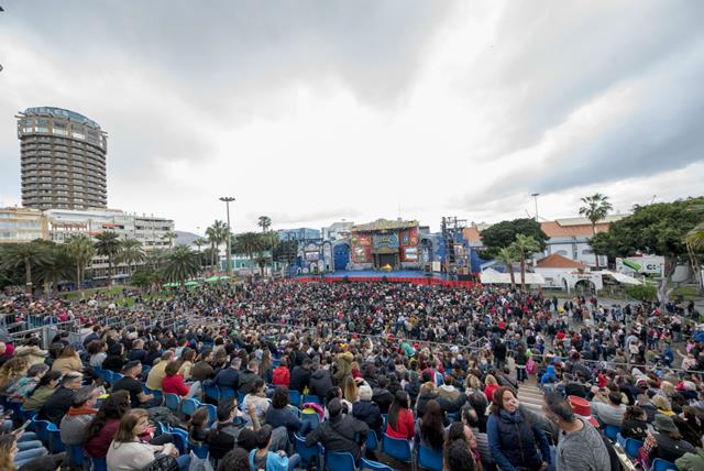 Recinto de la fiesta durante los disfraces infantiles 2018